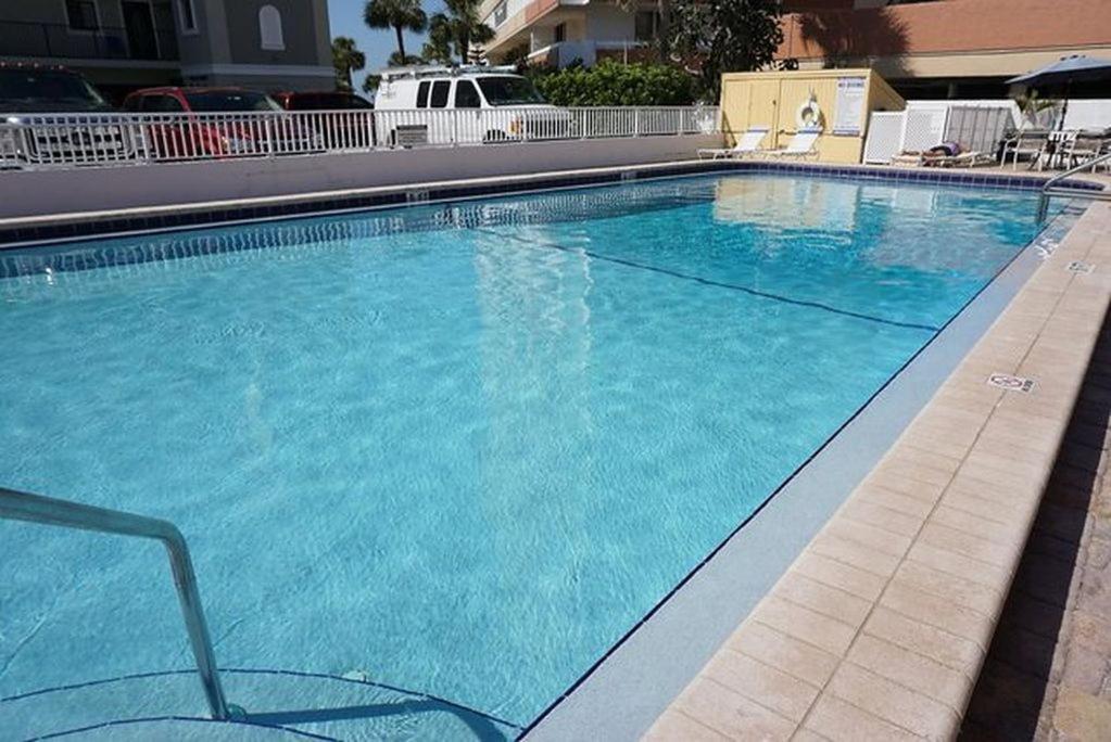 The Monterey Beach Resort St. Pete Beach Exterior photo